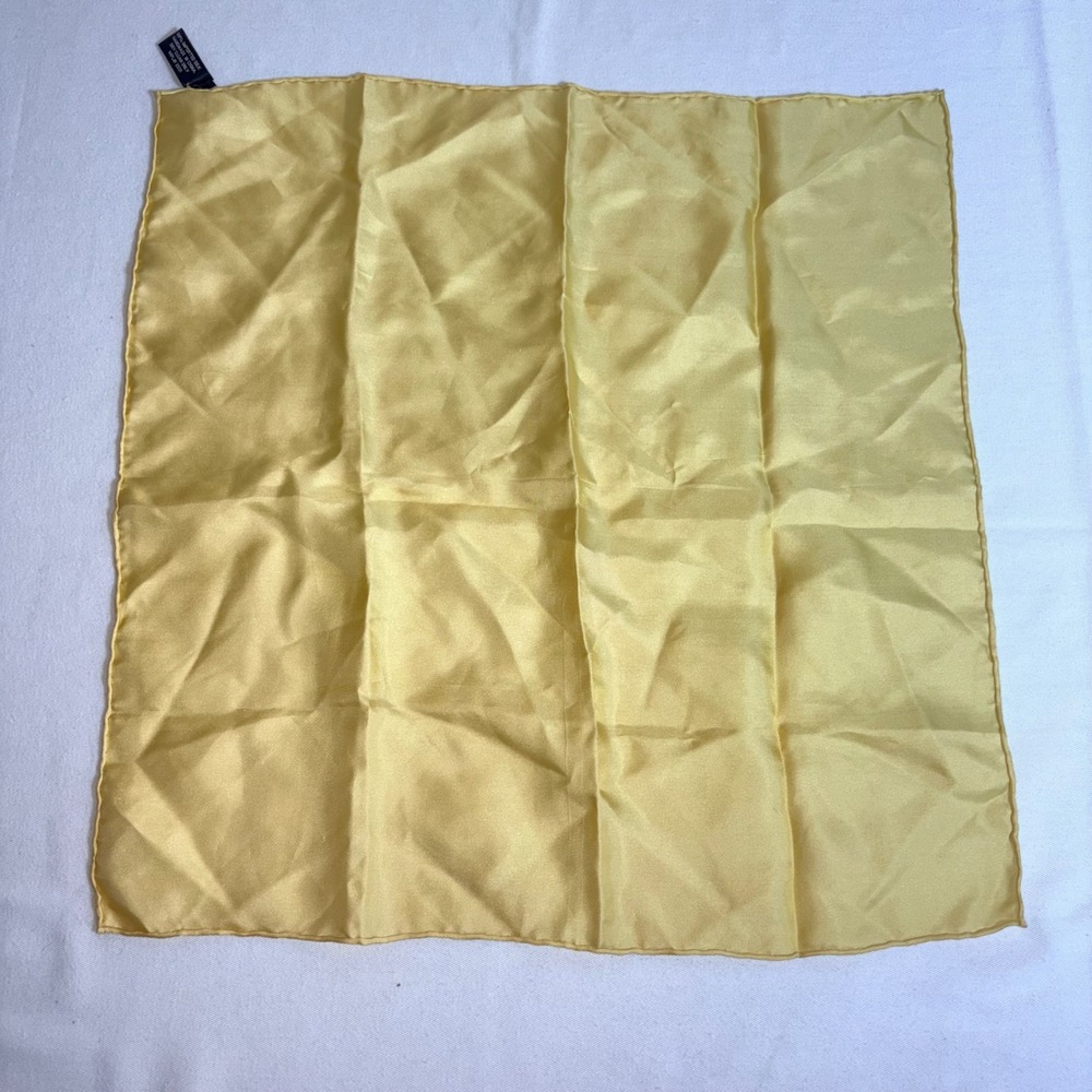 Murano Pocket Square 18.5in Yellow Excellent 100% Silk Handmade Solid Satin